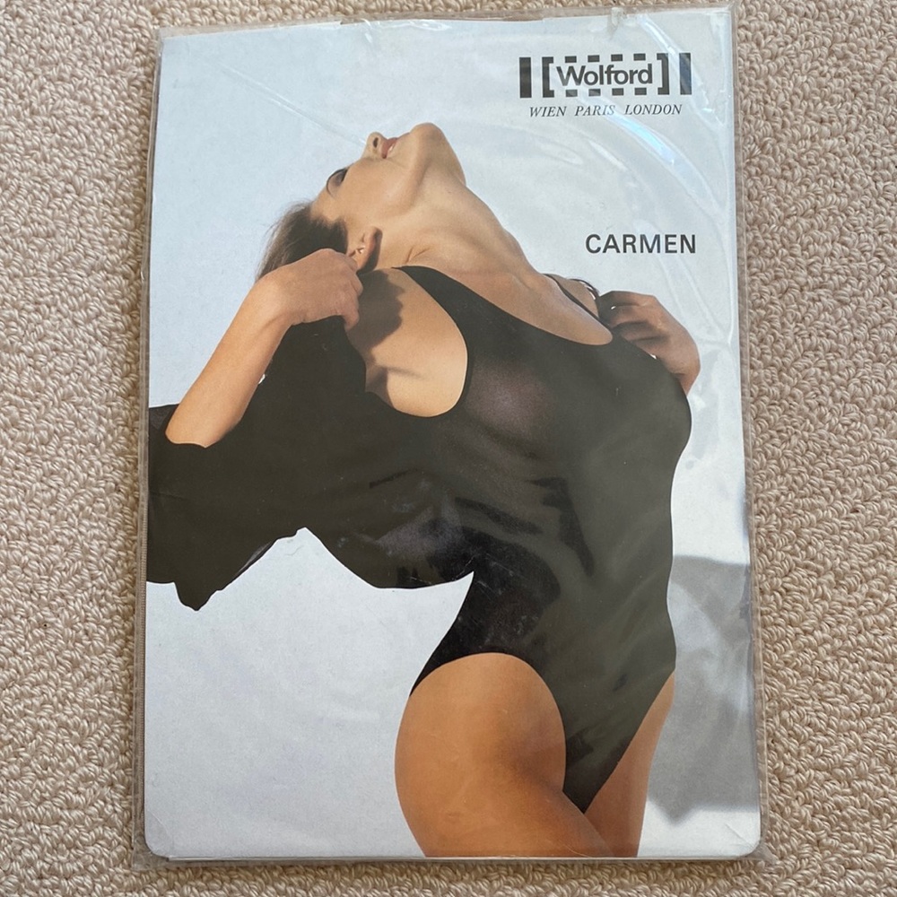 Wolford nude beige bodysuit. Sz Large. Brand new NIB classic tank style.